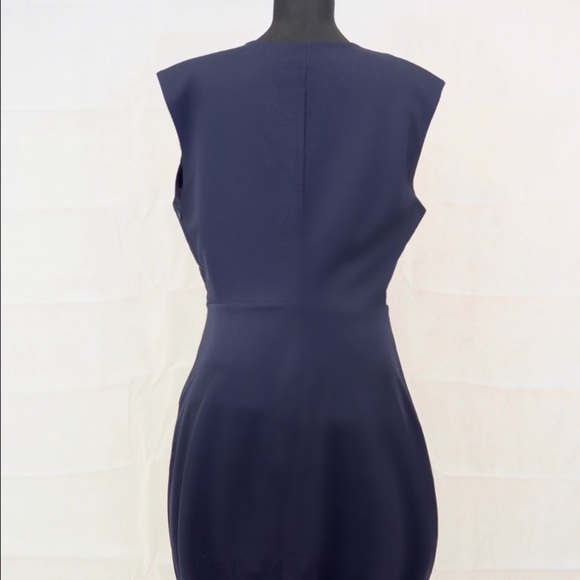 💕REDUCED  PRICE💕Navy Blue Crepe midi dress - Picture 3 of 5